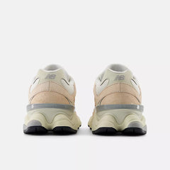 New Balance 9060 lifestyle Vintage Rose Sneaker